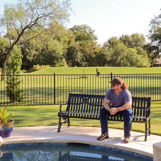 Slatted Steel Garden Bench – Robust and Elegant Outdoor Seating